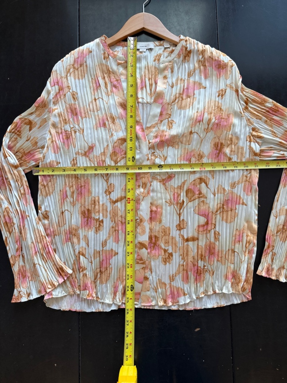 Vince Flora Cream Peach Crushed Pleated Blouse Size Large - Picture 9 of 9